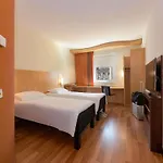 호텔 Ibis Stuttgart Airport Messe