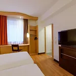 Ibis Stuttgart Airport Messe 2*