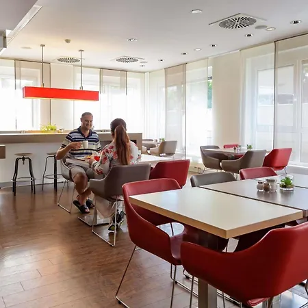 Ibis Stuttgart Airport Messe 2*