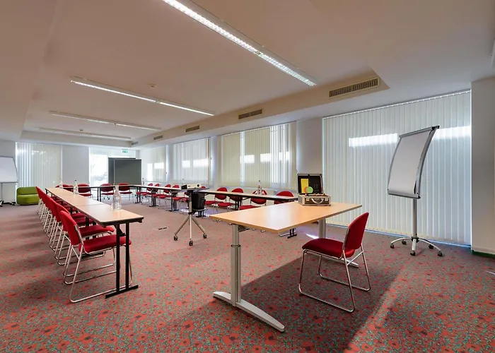 Ibis Stuttgart Airport Messe Hotel 2*