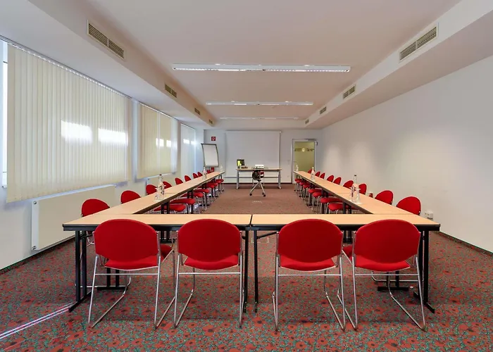 Hotel Ibis Stuttgart Airport Messe 2*